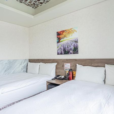 九九商旅 Hotel Taichung Eksteriør billede
