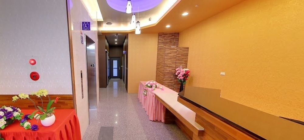 九九商旅 Hotel Taichung Eksteriør billede